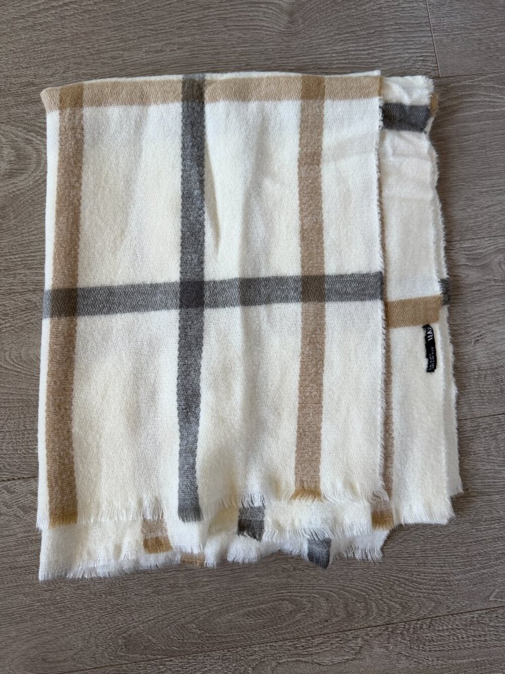 Zara Oversized Plaid Blanket Scarf Cream Camel Gray Fringe sz M